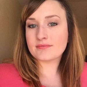 Meet your Posher, Casey